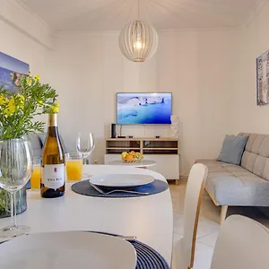  Apartment Old Town 2br 50m Ocean W/ Ac Wi-fi Parking Terrace Portugal